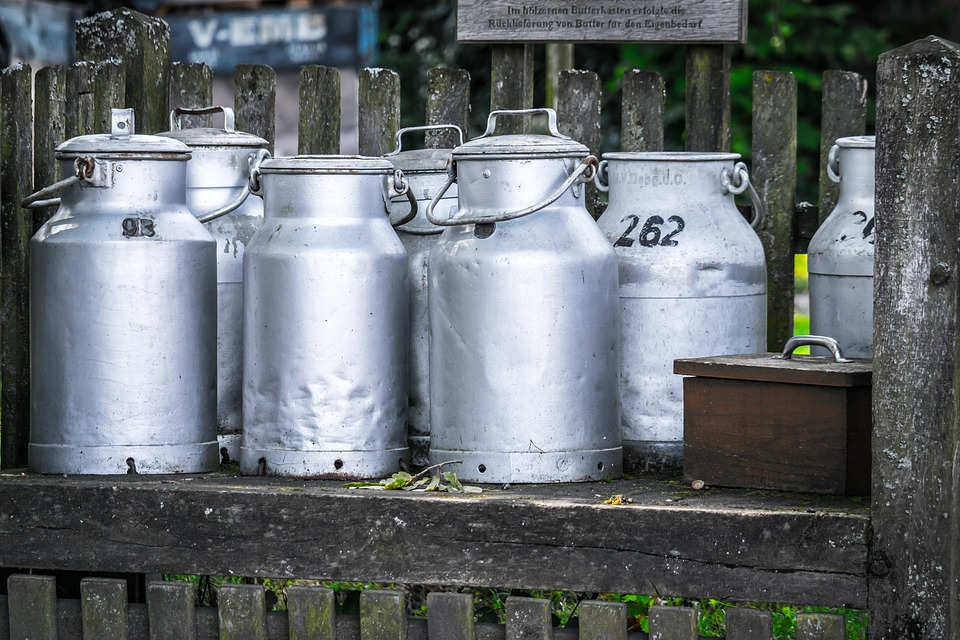 Haltbare Milch (h-milch.de) ist praktisch und man kann man sie ungekühlt lagern.