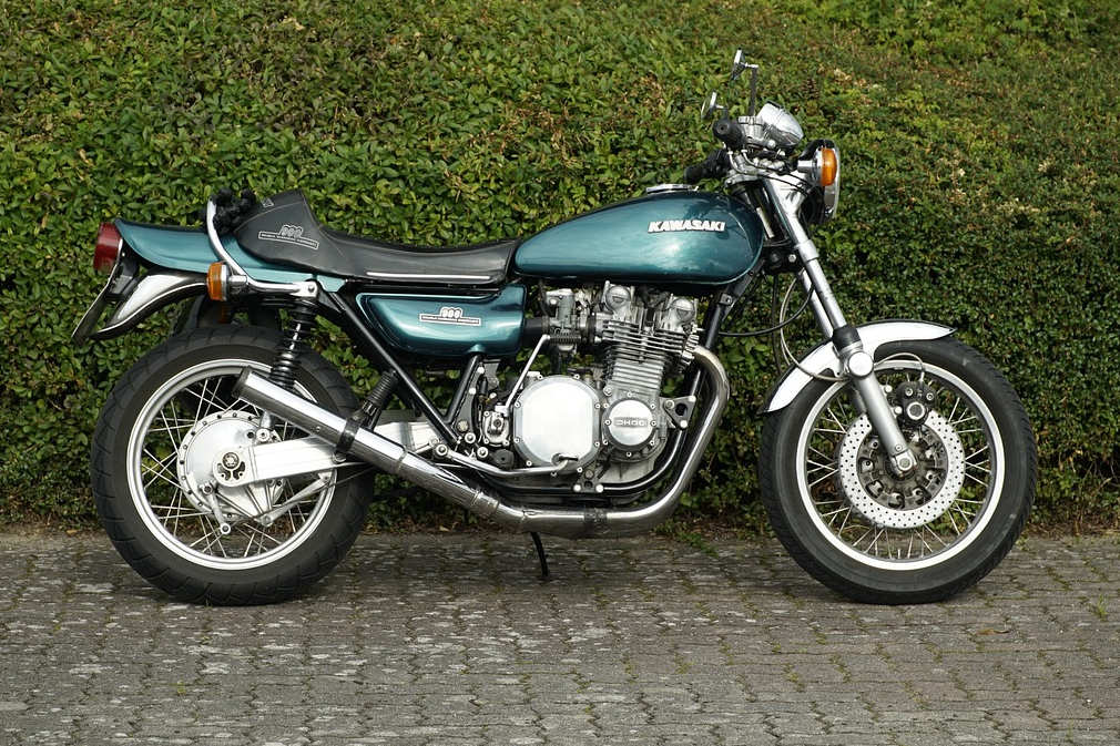 Die Z900 Kawasaki ist praktisch eine Legende unter den Cafe-Racern.